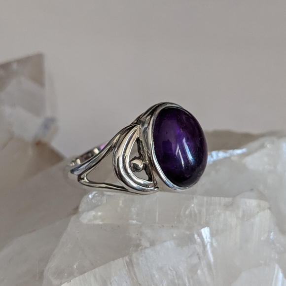 Natural Amethyst, 925 Silver Ring, size 6 - Picture 4 of 10